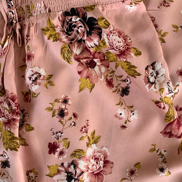 Xhilaration Women’s Floral Wide Leg One Piece Jumper NWOT Size M - Picture 4 of 12